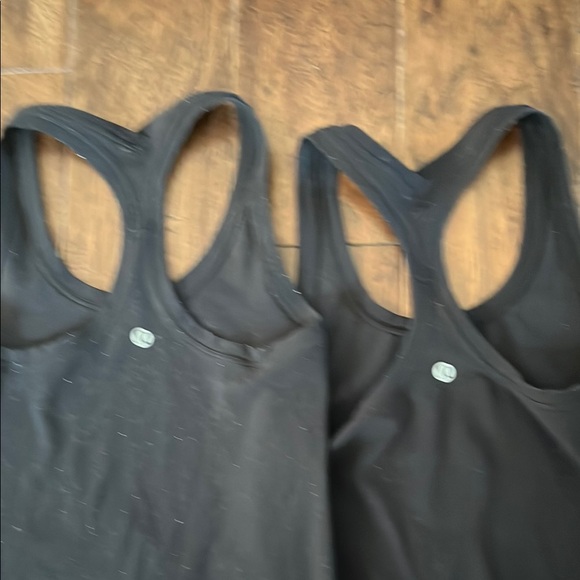 Lululemon Black Racerback Tank-tops and Sports Bra Size Two - Picture 6 of 8
